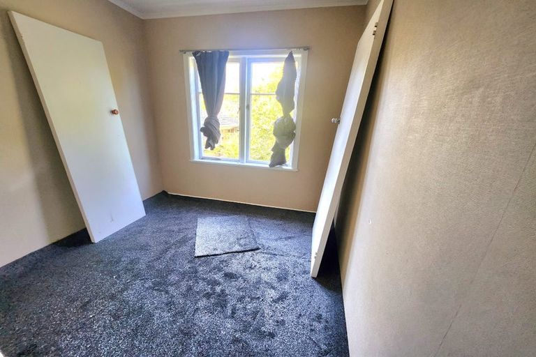 Photo of property in 27 Glenfern Road, Mellons Bay, Auckland, 2014