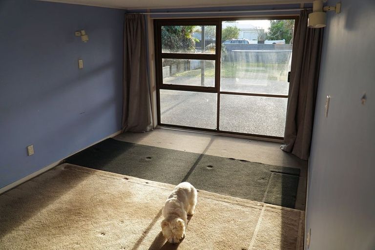 Photo of property in 73 Tindalls Bay Road, Tindalls Beach, Whangaparaoa, 0930