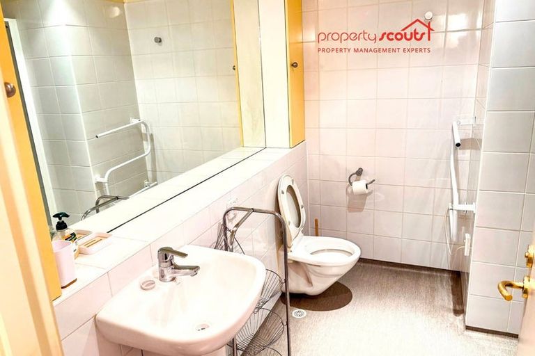 Photo of property in Kelvin House, 5c/16 The Terrace, Wellington Central, Wellington, 6011