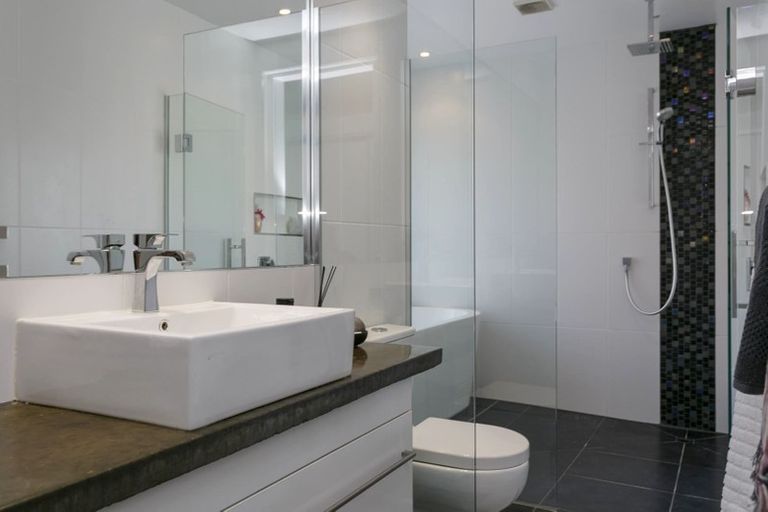 Photo of property in 27 Shepherd Road, Waipahihi, Taupo, 3330