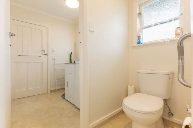 Photo of property in 11 Aberdeen Avenue, Takaro, Palmerston North, 4412