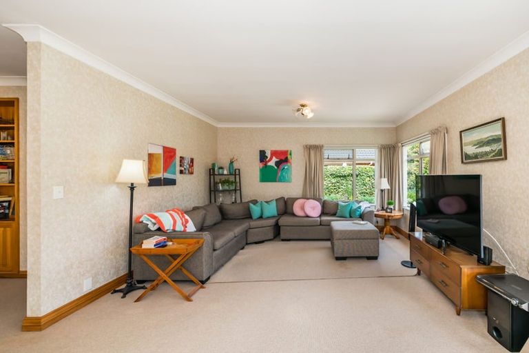 Photo of property in 1 Greenaway Road, Waikanae, 5036