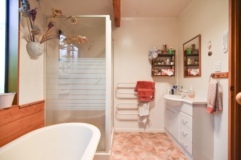 Photo of property in 21 Mangatete Road, Waikite Valley, Rotorua, 3077