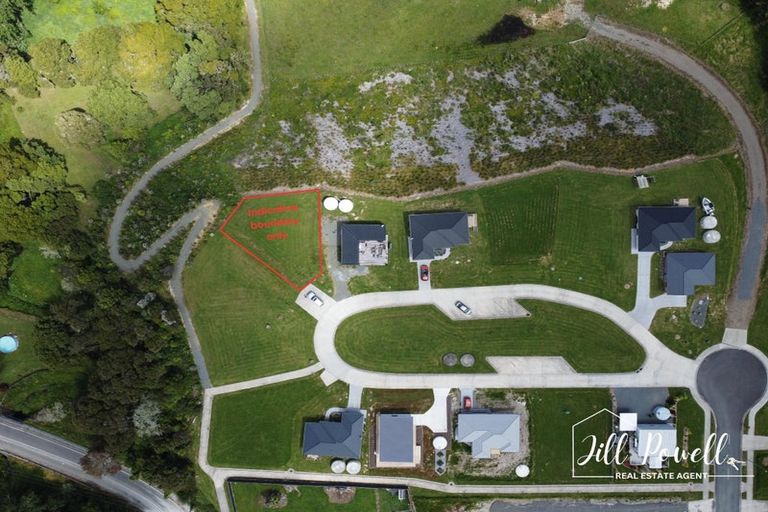 Photo of property in 17 Manaaki Circle, Paparoa, 0571