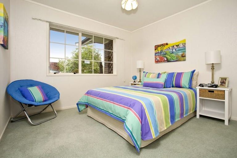 Photo of property in 1/12 Norman Road, Hauraki, Auckland, 0622