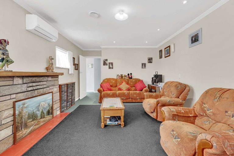 Photo of property in 20 Bear Street, Waverley, 4510