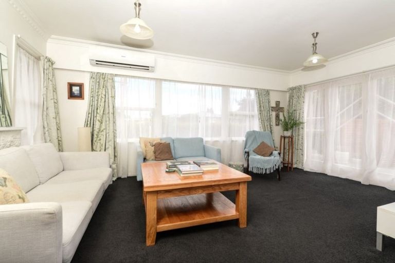 Photo of property in 21 Springfield Crescent, Enderley, Hamilton, 3214