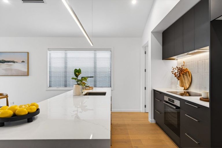 Photo of property in 7 Annie Aranui Drive, Poraiti, 4182