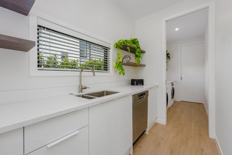 Photo of property in 19 Headsail Drive, Long Bay, Auckland, 0630