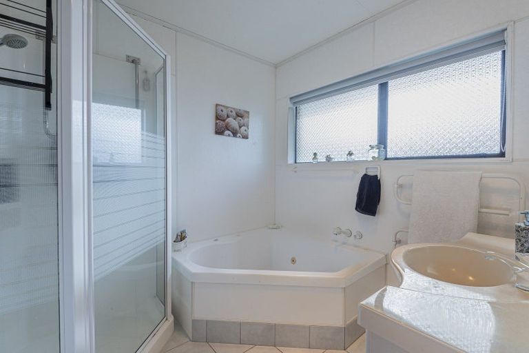 Photo of property in 1 Carr Street, Te Kamo, Whangarei, 0112