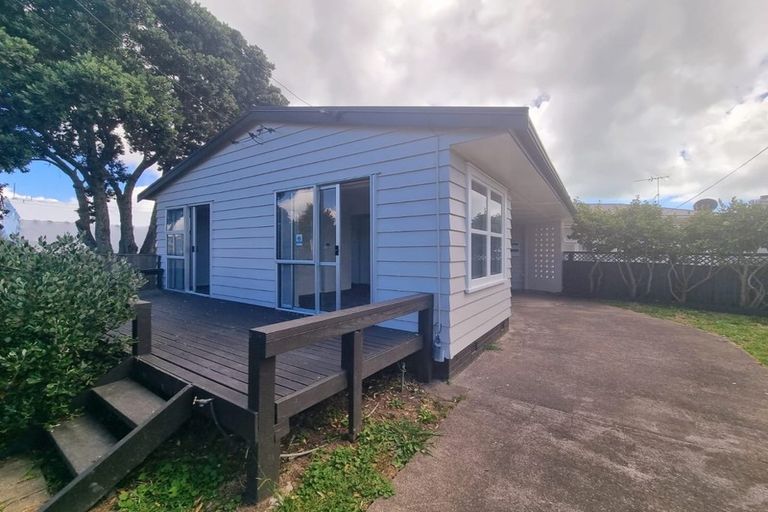 Photo of property in 2/99 Clovelly Road, Bucklands Beach, Auckland, 2012