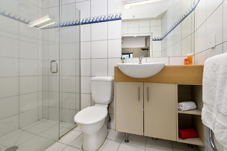 Photo of property in Atrium Towers, 4o/154 The Terrace, Wellington Central, Wellington, 6011