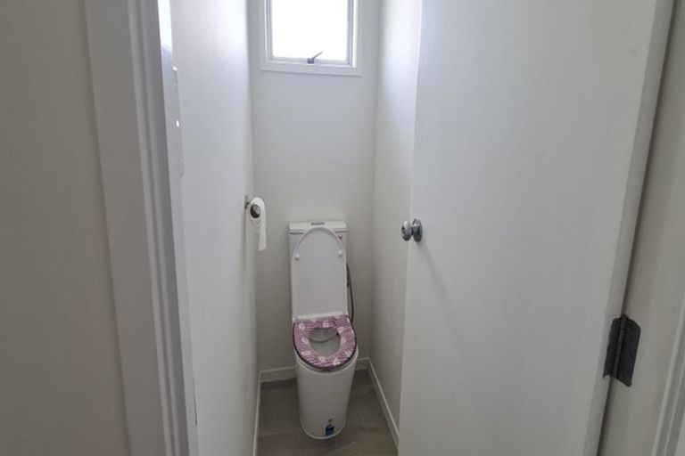 Photo of property in 15 Tyndrum Place, Highland Park, Auckland, 2010