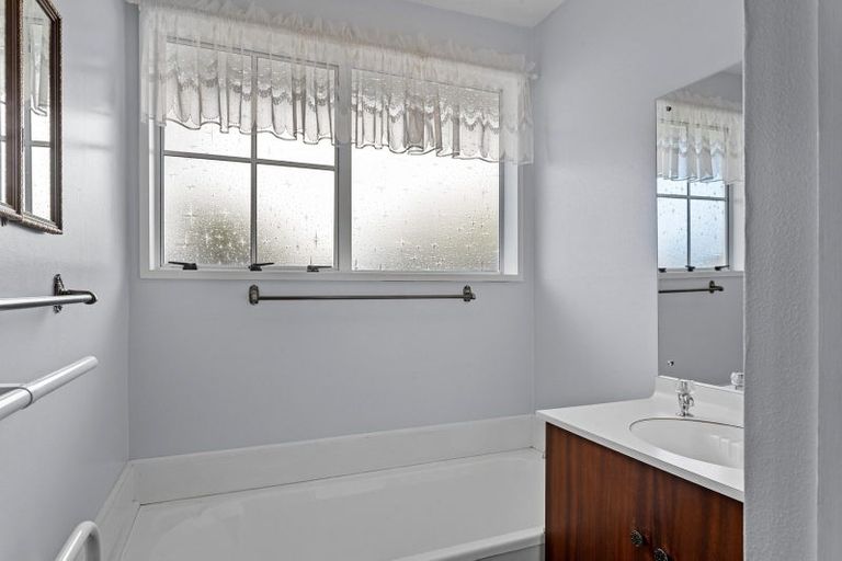 Photo of property in 1/395 Withells Road, Avonhead, Christchurch, 8042