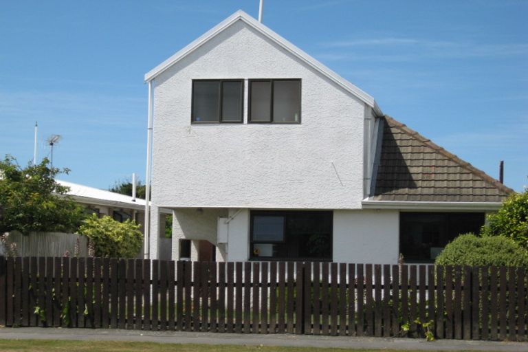 Photo of property in 391 Estuary Road, South New Brighton, Christchurch, 8062