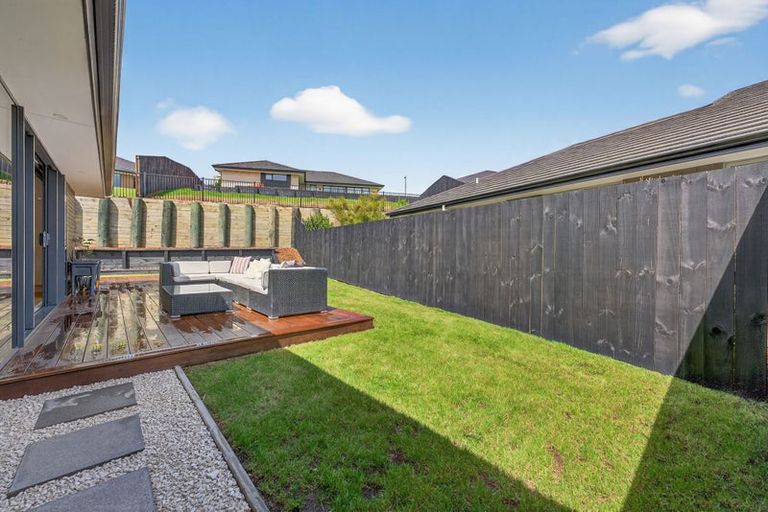 Photo of property in 4 Porokaiwhiri Avenue, Helensville, 0800