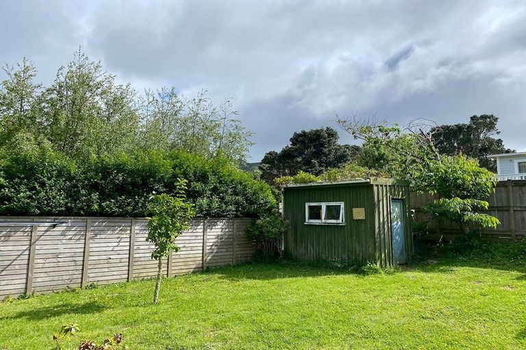 Photo of property in 23 Aplin Terrace, Ngaio, Wellington, 6035