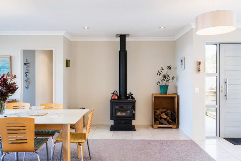 Photo of property in 37 Highgrove, Saint Clair, Dunedin, 9012