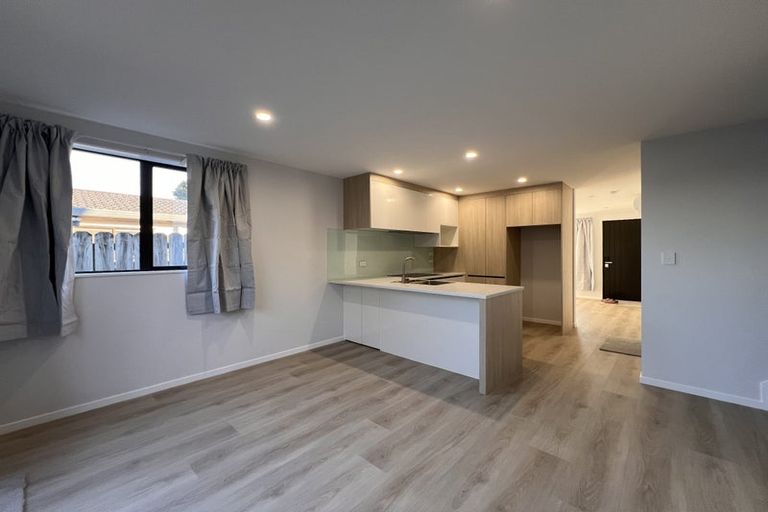 Photo of property in 130d Bradbury Road, Botany Downs, Auckland, 2010