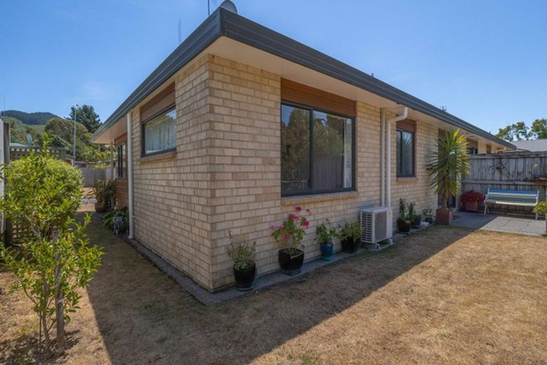 Photo of property in Redwood Village, 16/42 Main Road, Tawa, Wellington, 5028