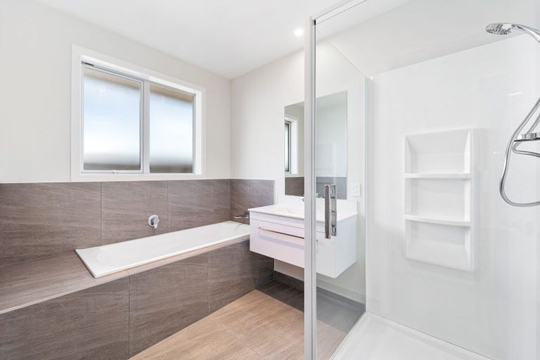 Photo of property in 30 Brigitte View, Snells Beach, 0920