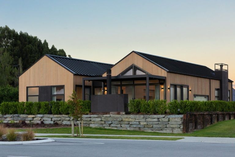 Photo of property in Kawarau Heights, 22 Kawarau Heights Boulevard, Lake Hayes, Queenstown, 9304