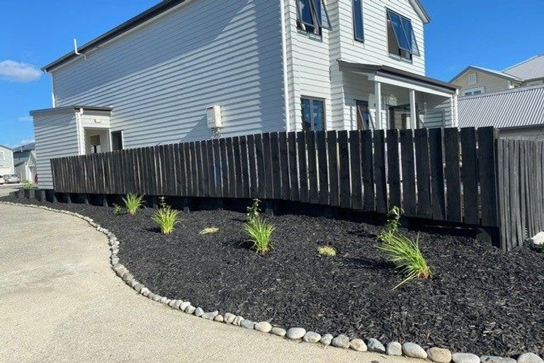 Photo of property in 18 Warbler Crescent, Papakura, 2110