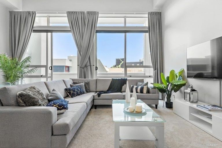 Photo of property in Stadium Garden Flats, 314/107 Thorndon Quay, Pipitea, Wellington, 6011