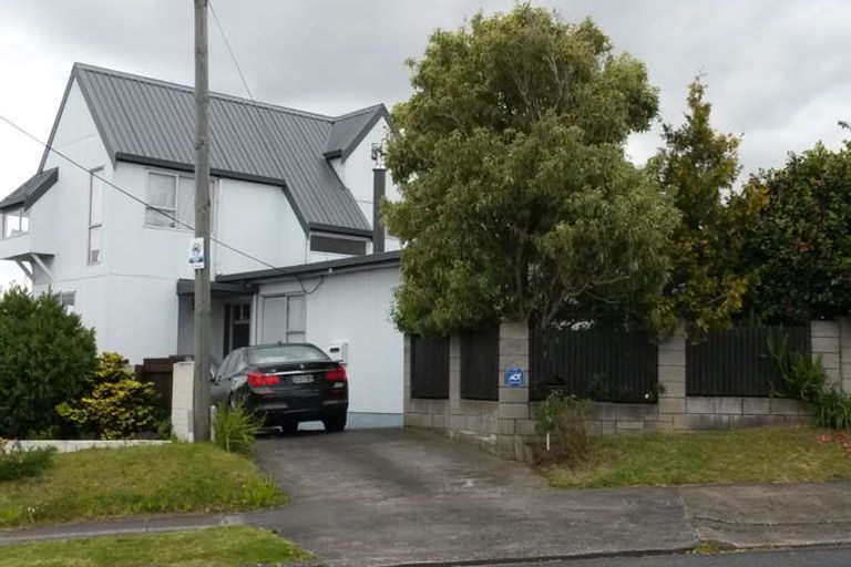 Photo of property in 243 Royal Road, Massey, Auckland, 0614
