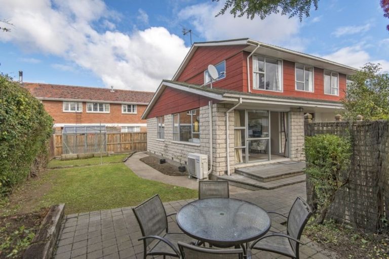 Photo of property in 2/4 Kotare Street, Fendalton, Christchurch, 8041