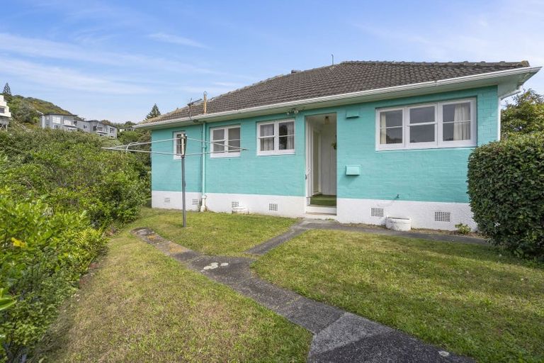 Photo of property in 2 Leveson Street, Strathmore Park, Wellington, 6022