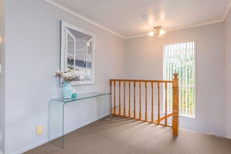 Photo of property in 2/78 Carlisle Road, Browns Bay, Auckland, 0632