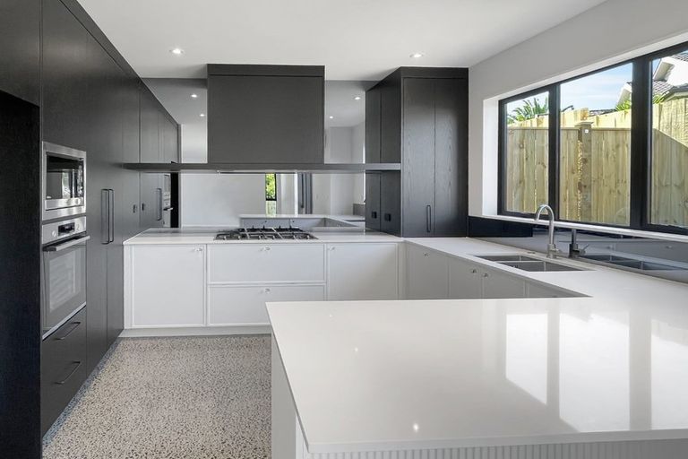 Photo of property in 7b Ballial Place, West Harbour, Auckland, 0618