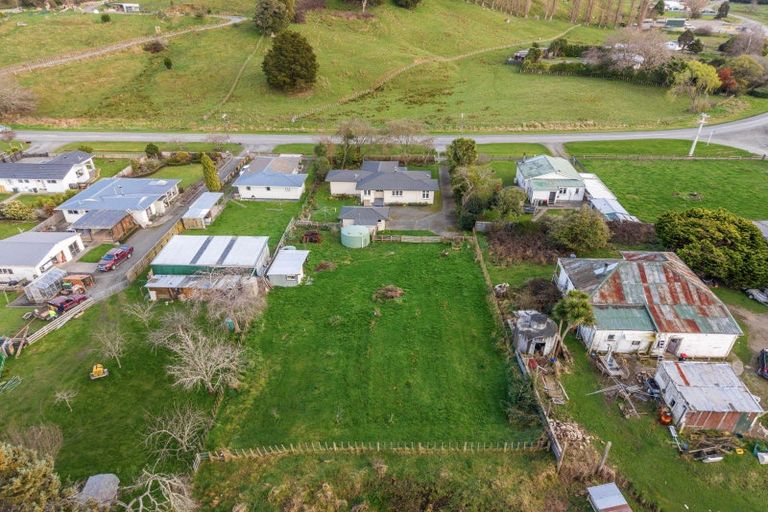 Photo of property in 36 Ongo Road, Hunterville, 4730