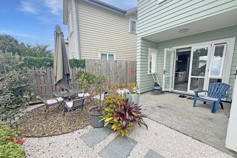 Photo of property in 10 Bellbird Street, Papakura, 2110