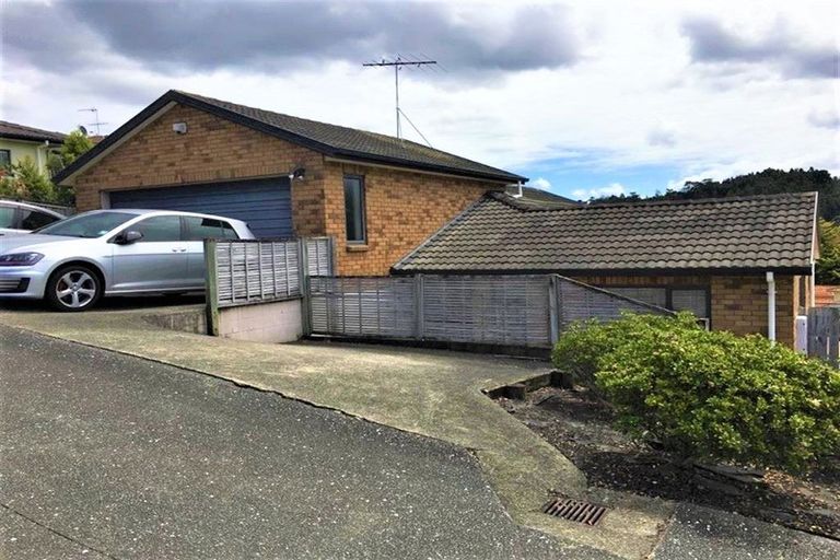 Photo of property in 100 George Deane Place, Greenhithe, Auckland, 0632