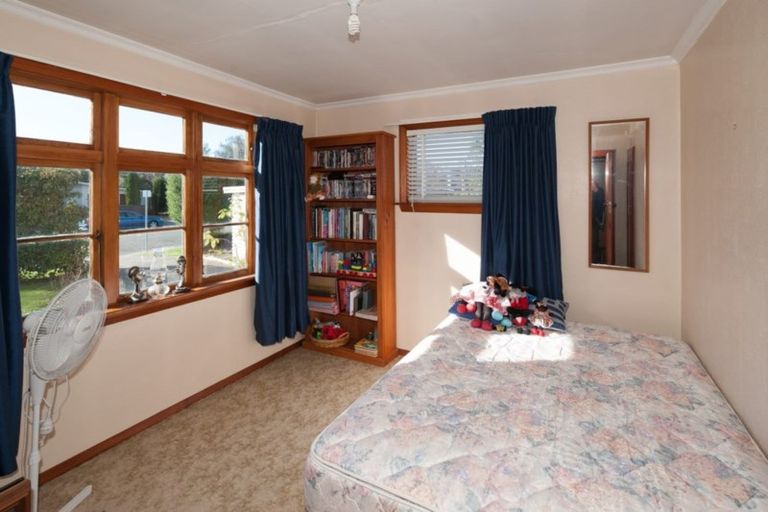 Photo of property in 42 Athol Terrace, Upper Riccarton, Christchurch, 8041