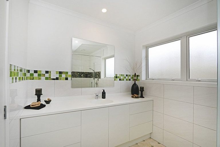 Photo of property in 32 Ihaia Road, Opunake, 4616