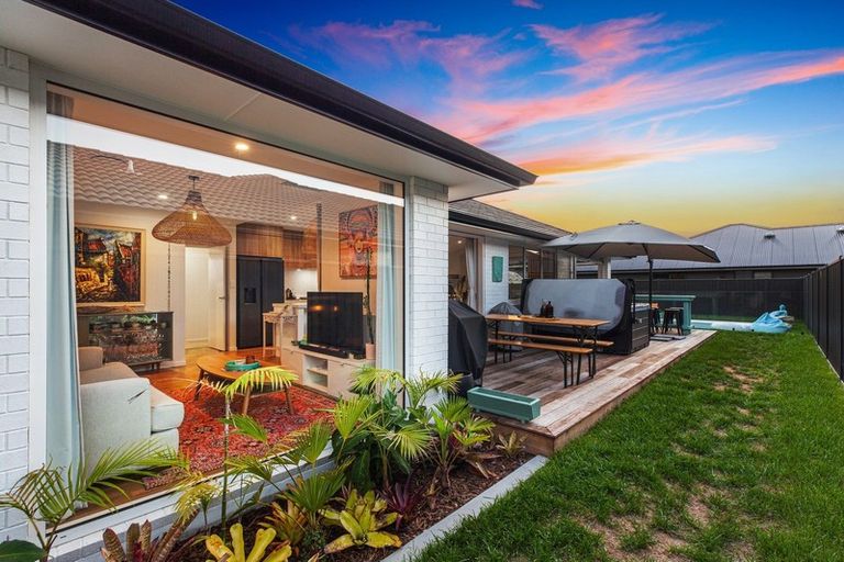 Photo of property in 2 Glenvale Place, Pyes Pa, Tauranga, 3112