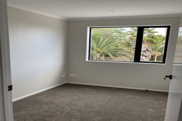 Photo of property in 1/66 Swanson Road, Henderson, Auckland, 0610