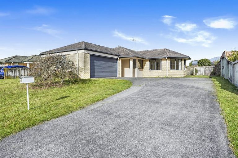 Photo of property in 12 Farnham Close, Rototuna North, Hamilton, 3210