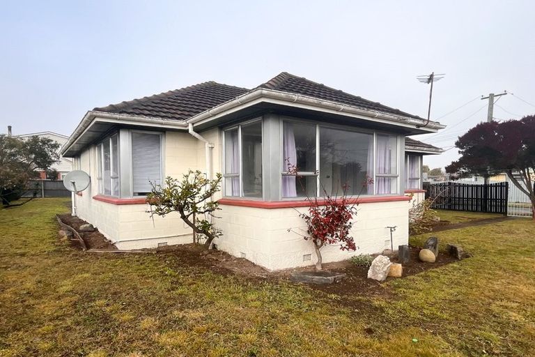 Photo of property in 1 Solent Place, Aranui, Christchurch, 8061