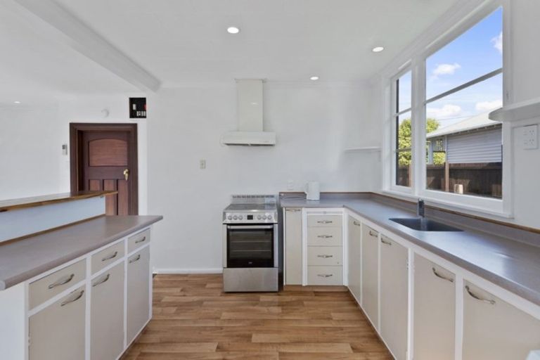 Photo of property in 55 Coronation Street, Spreydon, Christchurch, 8024