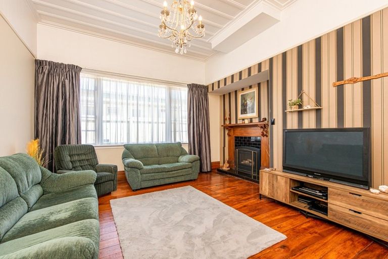 Photo of property in 99 Amohia Street, Paraparaumu, 5032