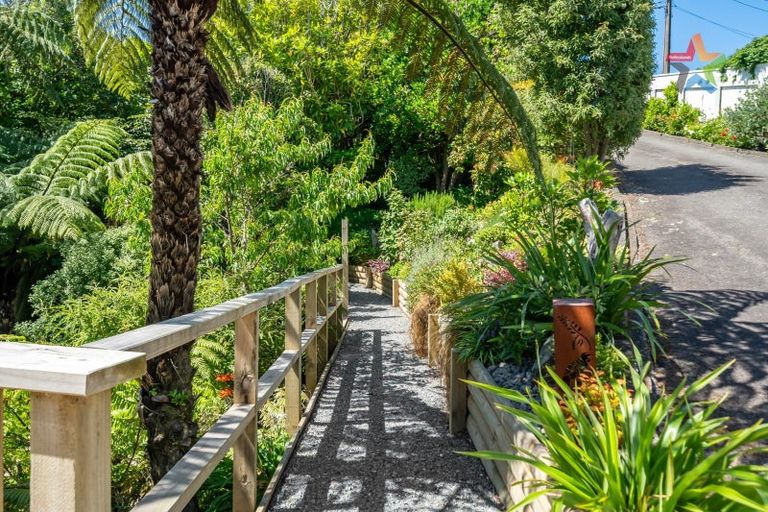 Photo of property in 14 Te Whiti Grove, Korokoro, Lower Hutt, 5012