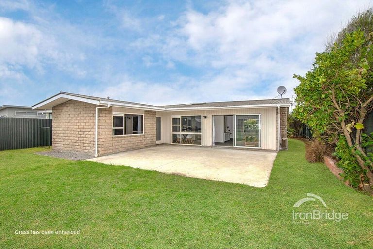 Photo of property in 19 Palmers Road, New Brighton, Christchurch, 8083