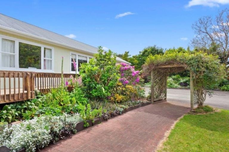 Photo of property in 1 Banks Drive, Aongatete, Katikati, 3181