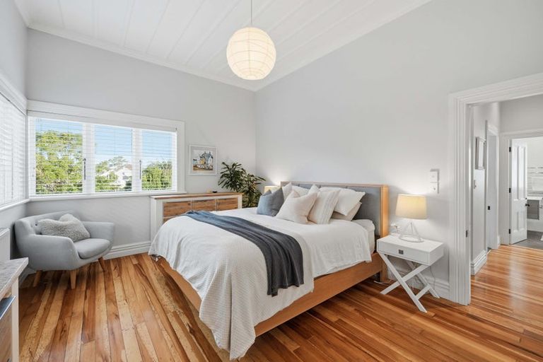 Photo of property in 45 Mozeley Avenue, Devonport, Auckland, 0624