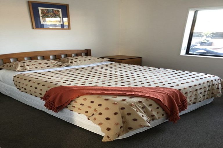 Photo of property in 52 Sunrise Avenue, Mount Maunganui, 3116