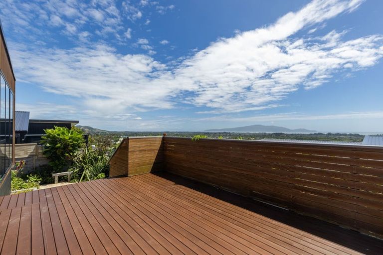 Photo of property in 76 Kotare Street, Waikanae, 5036